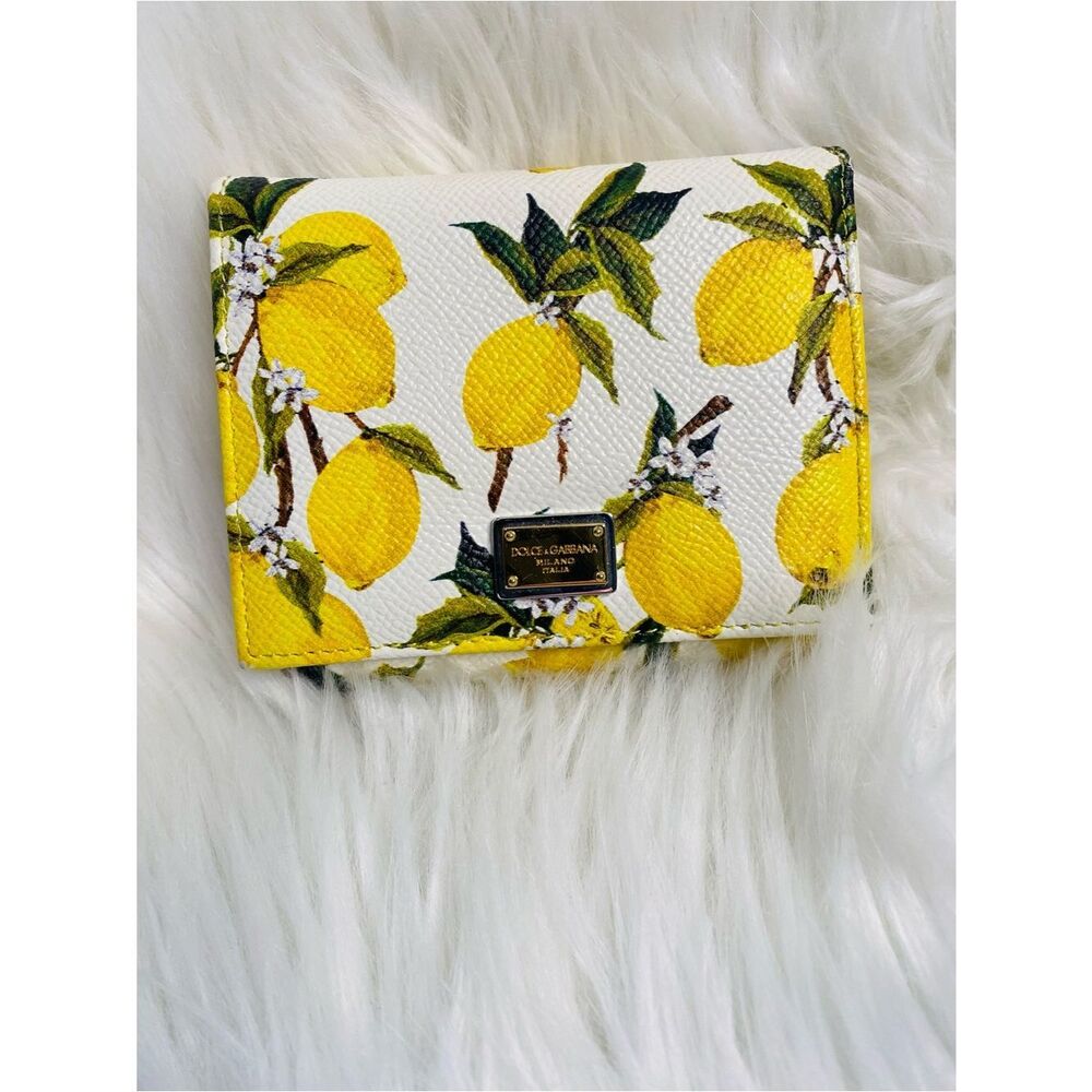 Dolce & Gabbana 🥂HOST PICK❤️ Dauphine Leather Wallet. AUTHENTIC